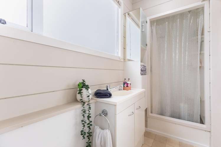 115 Field Way Waikanae Beach_24