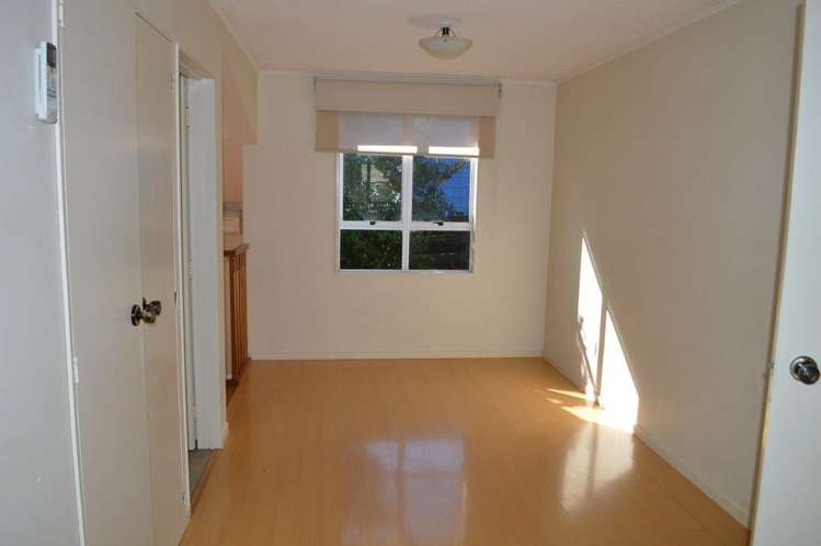 2 Moki Street Titahi Bay_9