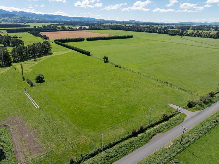 231 Hughes Line West Taratahi_10