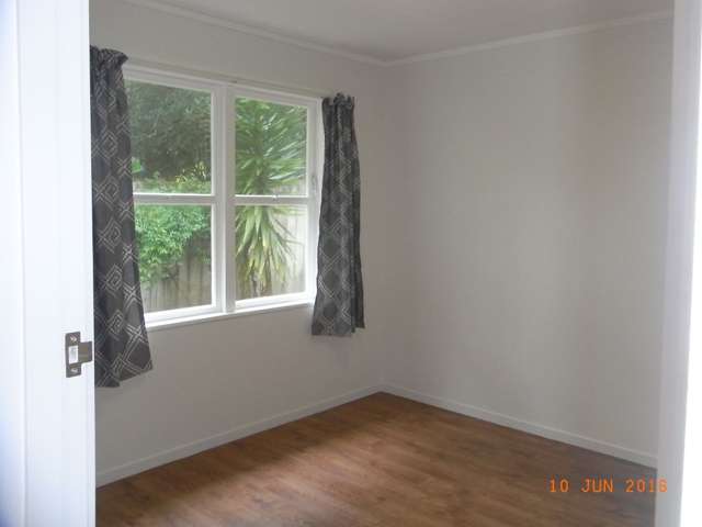 2/2 Derwent Crescent Titirangi_2