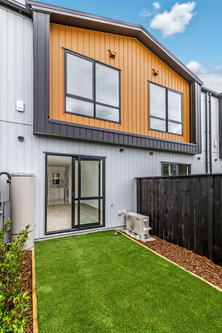 7/3 Beach Road Te Atatu Peninsula_19