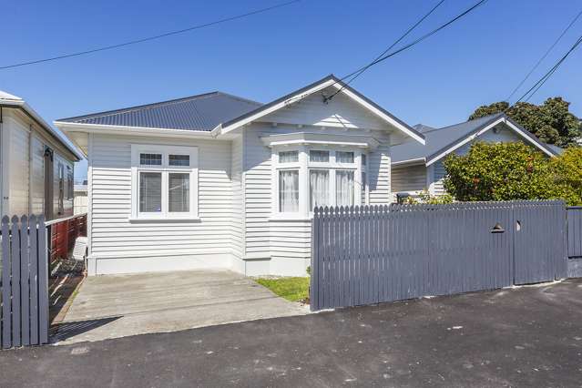 52 Endeavour Street Lyall Bay_1