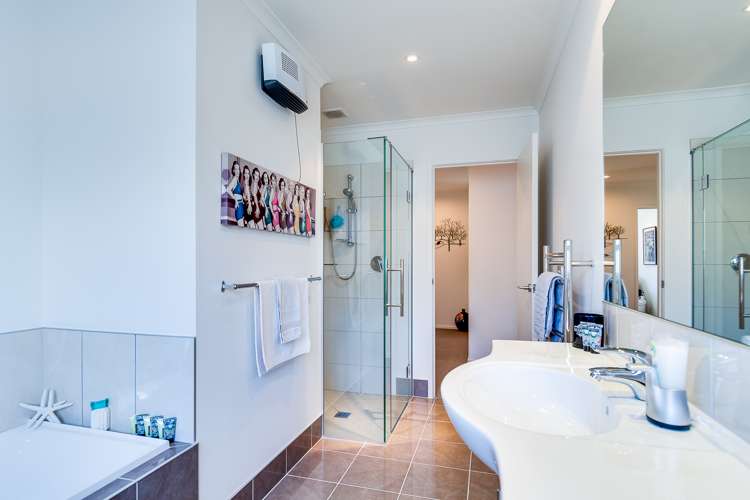 11 Portland Place Poraiti_12