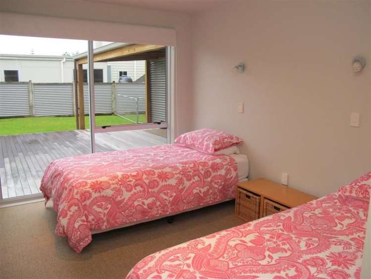 105 Ocean Close Matarangi_16