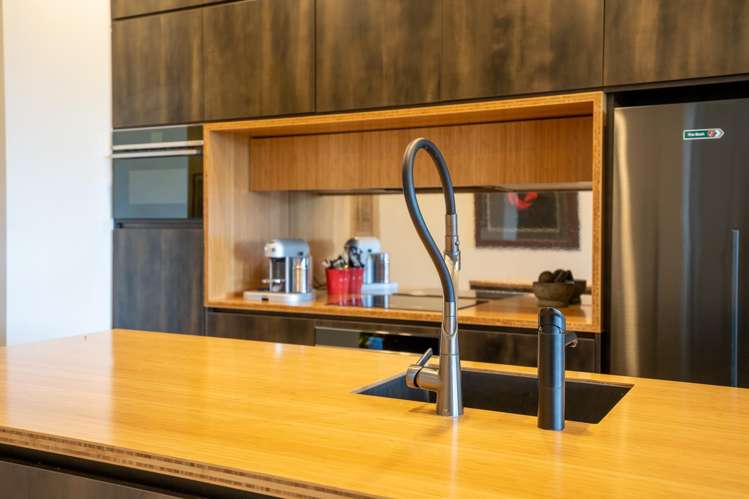 401/11 Marina Road_5