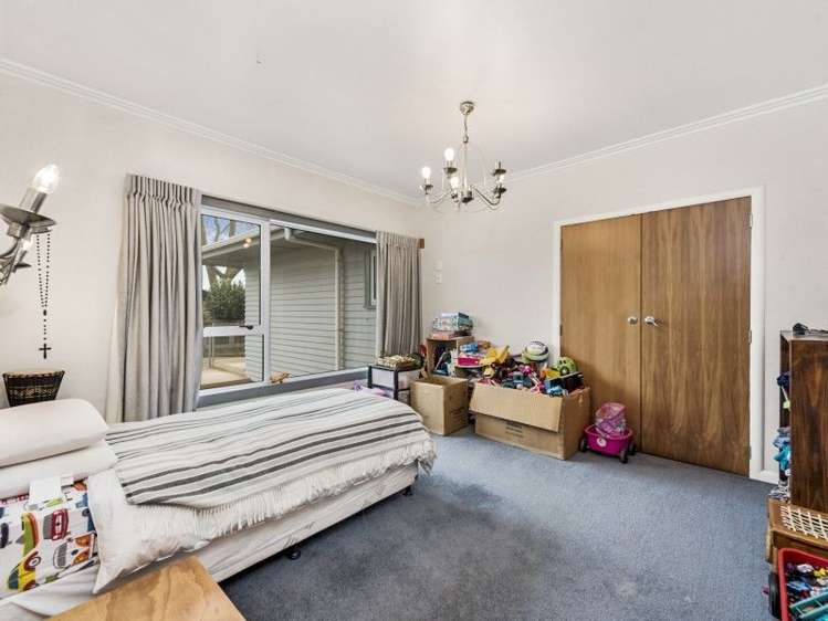 654 River Road Chartwell_6