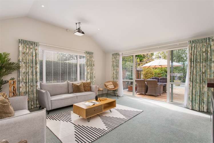 15 Acorn Close Waltham_12