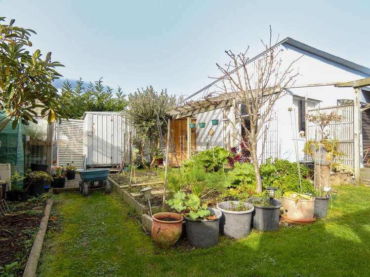 5 Te Whena Street Otaki Beach_21