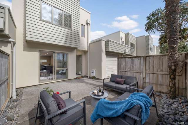 58/21 Hunters Park Drive Three Kings_2