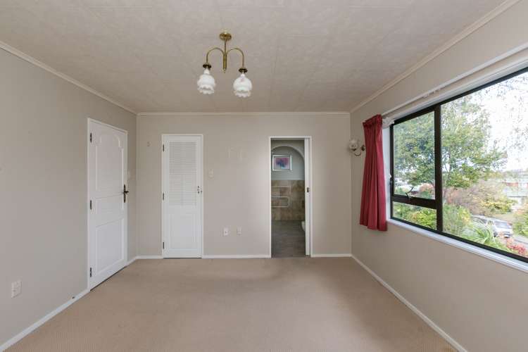 2 Ewan Place Taradale_14