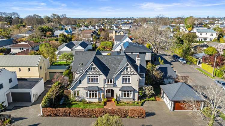 39 Holly Road Merivale_44