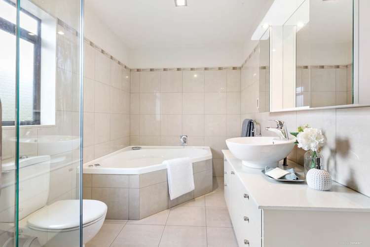 6 Aldon Lane The Gardens_9