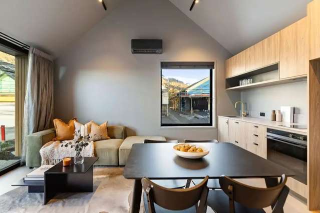 Stylish 1BR Unit at Jacks Point!