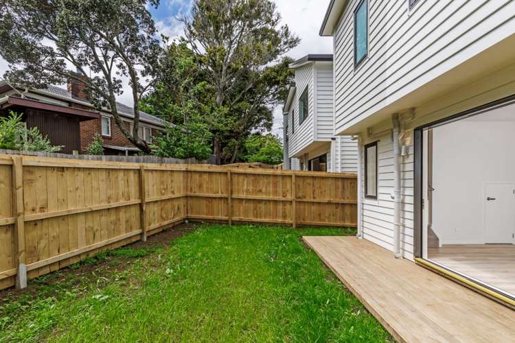 3/58 Sylvan Crescent Te Atatu South_18