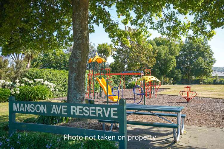 2/6 Manson Avenue Stoke_17