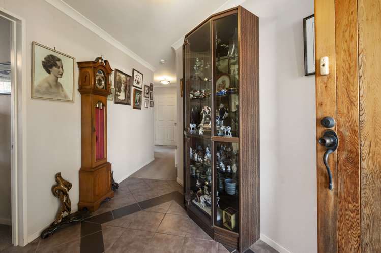 8 Courtenay Place Owhata_16