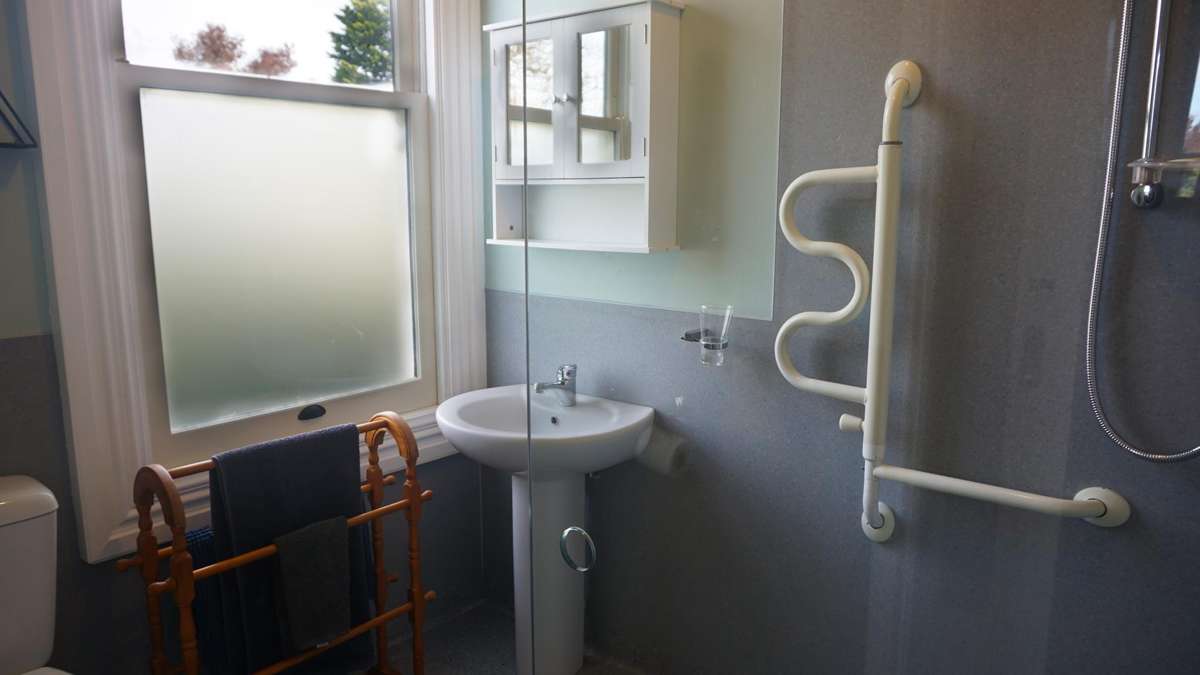 168 High Street South_4