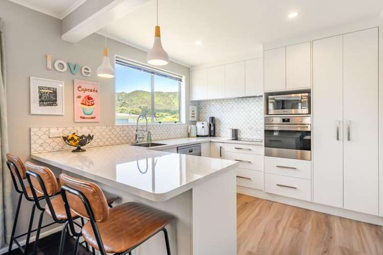 3 Newburn Grove Wainuiomata_7