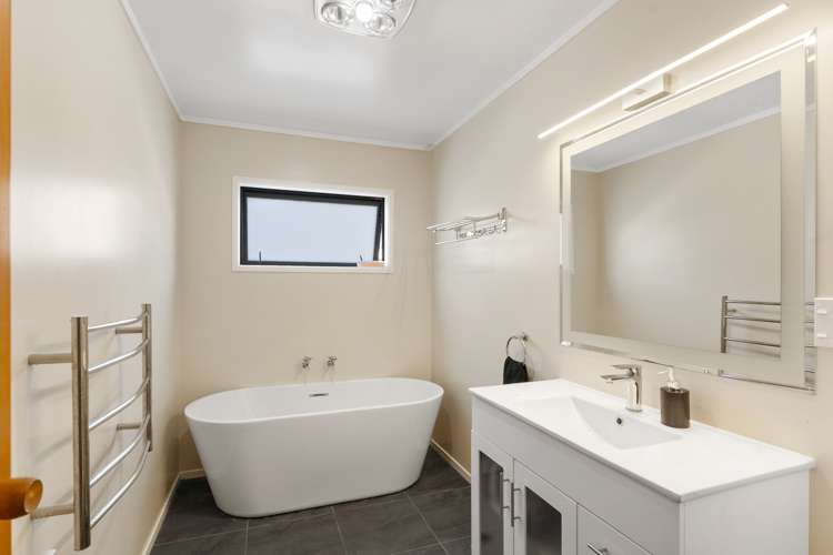 40 Farnham Drive Richmond_8