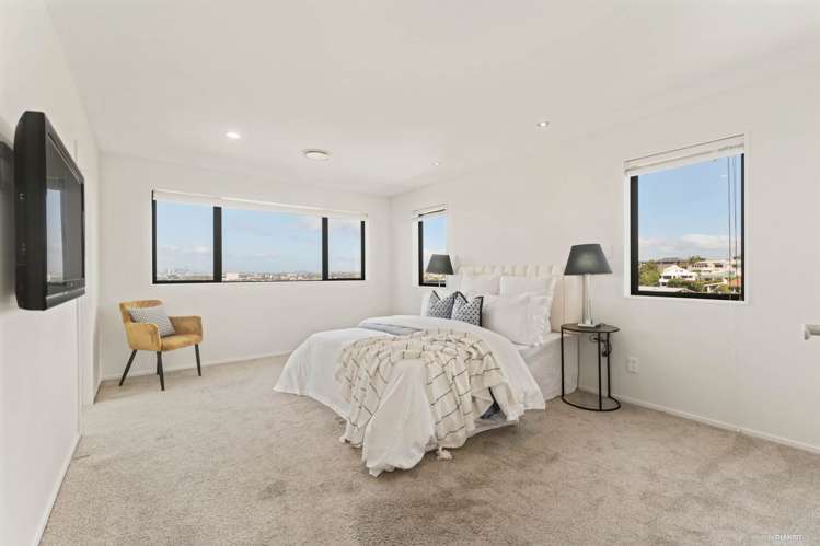 2/11A Parr Terrace_5