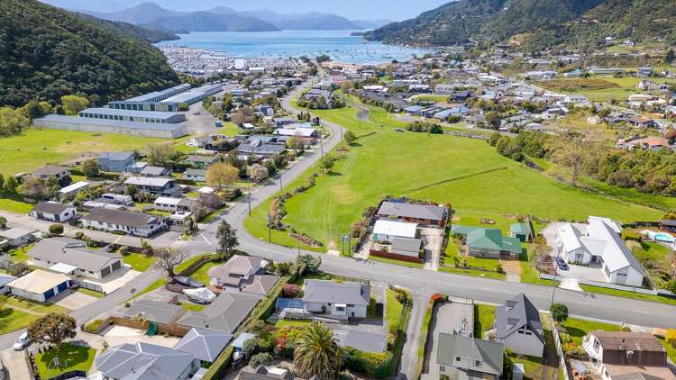 8 Beach Road Waikawa_19