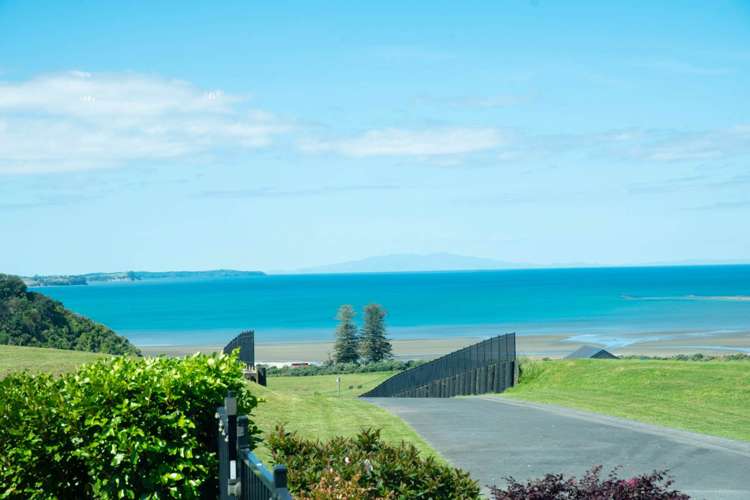 14 Rongoa Road Okura Bush_42