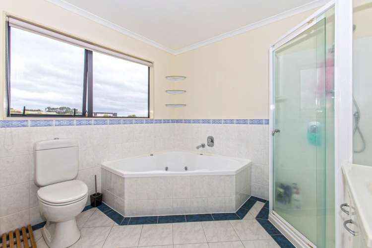 8 Baulcomb Parade Windsor Park_15