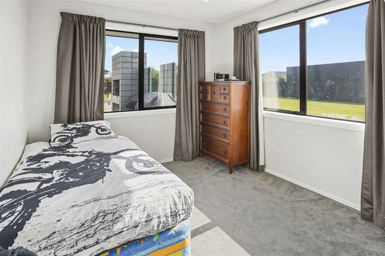 14 Quail Way Amberley_18