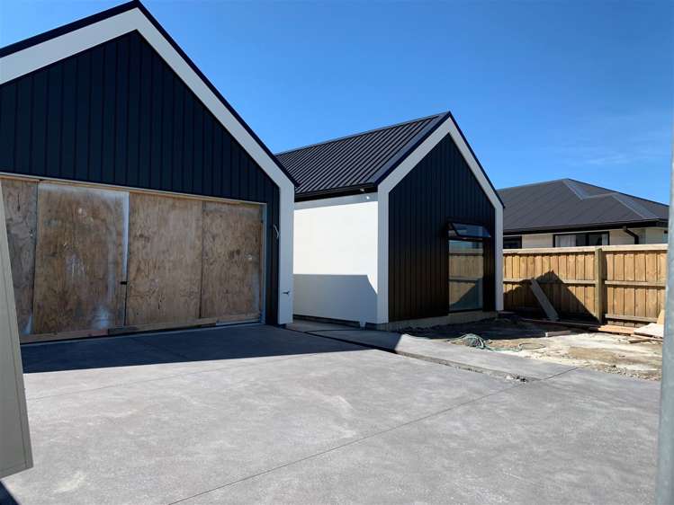 12 Stackwood Avenue Woodend_1