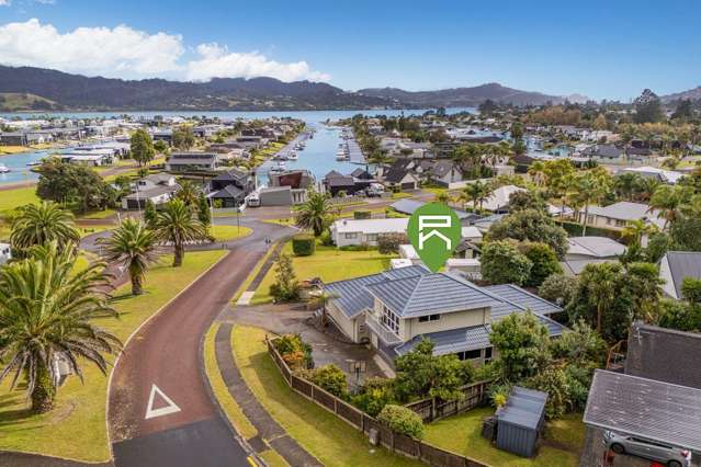 First Stop in Pauanui