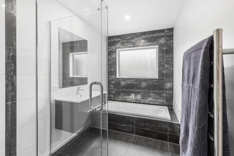 152 Endeavour Drive Whitby_16