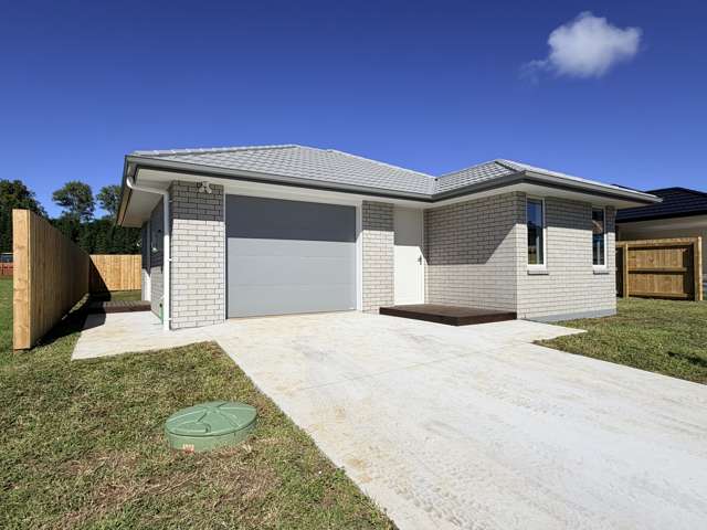 IMMEDIATE OCCUPANCY - IN TOWN LOCATION