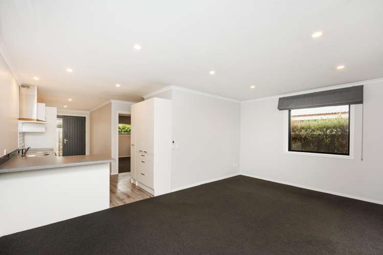 8B Sinclair Avenue_5