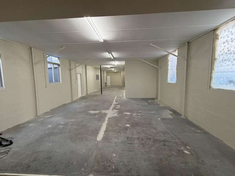 1 and 2/57 Carr Road Mt Roskill_13