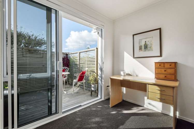 28b Beach Road Manly_17