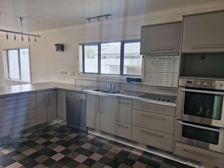 66 Ngamotu Road Spotswood_2