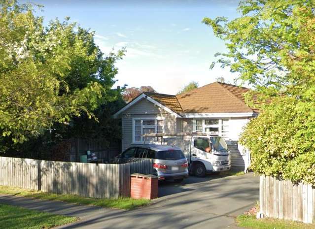 A house with newish carpet and painting