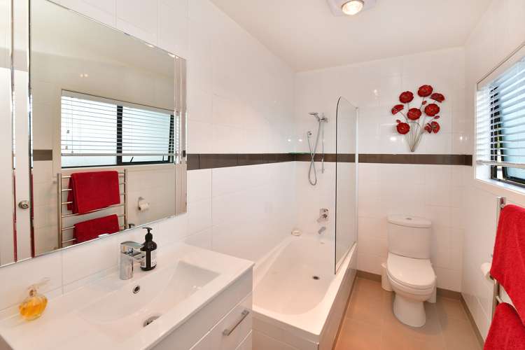 4 Centreway Road Orewa_15