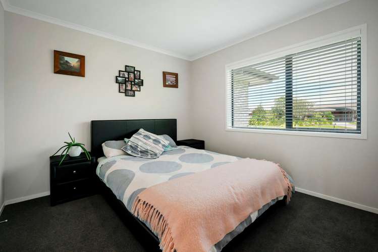 6 Island Vista Athenree_10