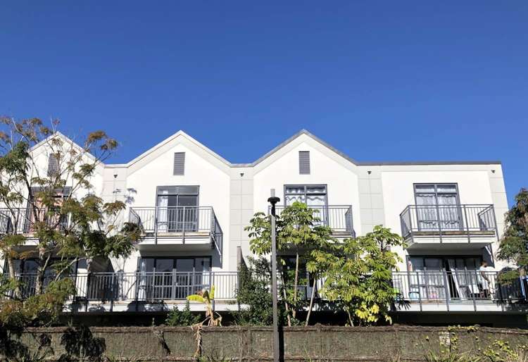 7/6 Ambrico Place New Lynn_0