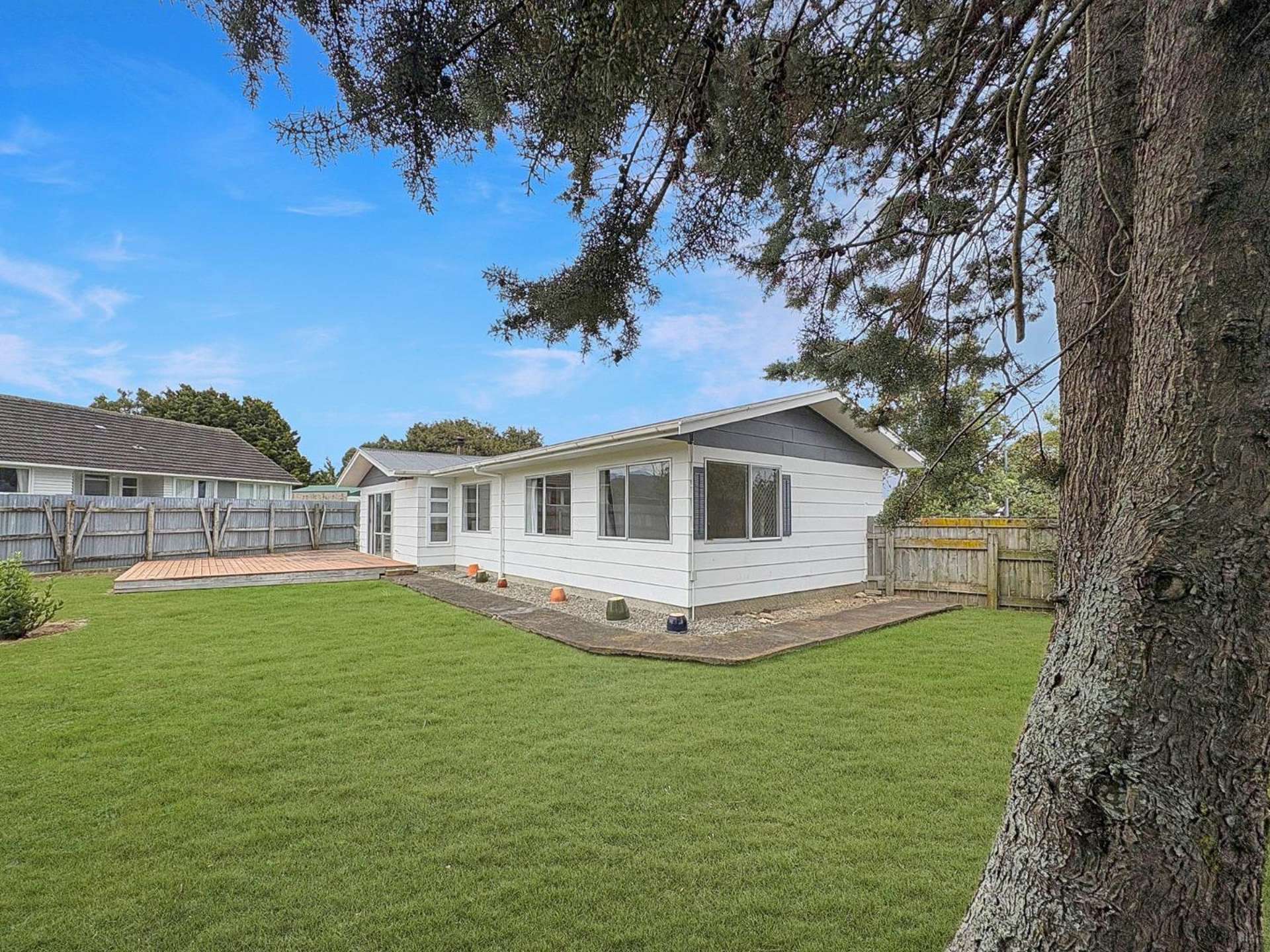 1 Strathmore Avenue 10516_0