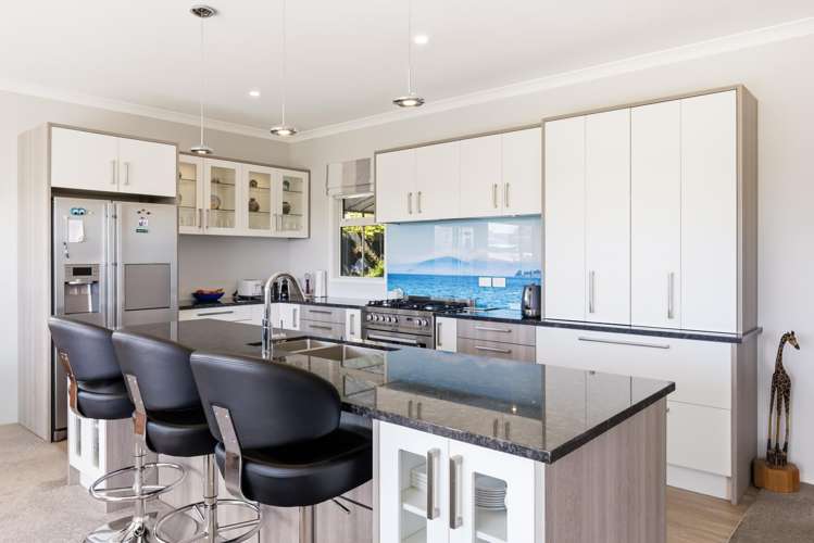 16 Botanical Heights Drive Waipahihi_6