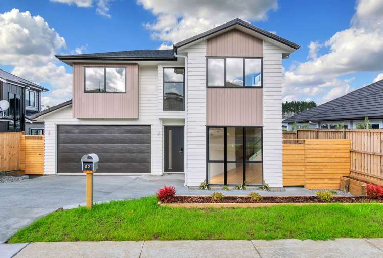 92 Colonial Drive Silverdale_1