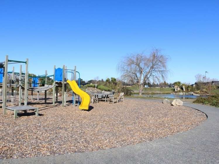 32 Magnolia Drive Netherby_4