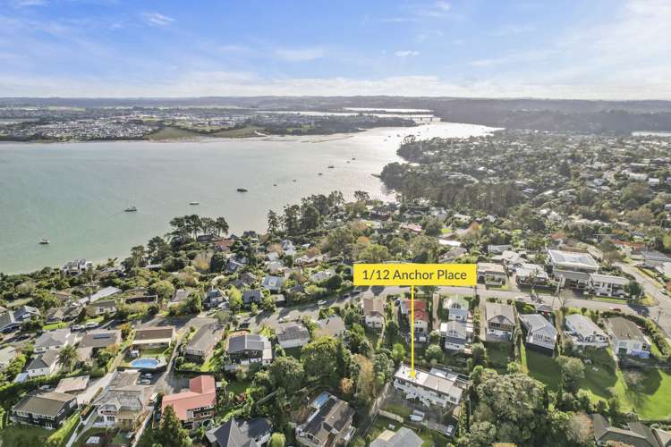 1/12 Anchor Place Beach Haven_13