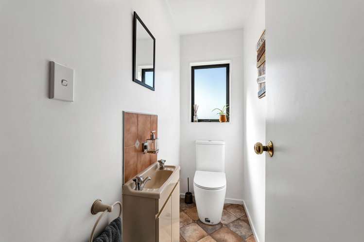 144 Monmouth Road Stratford_21