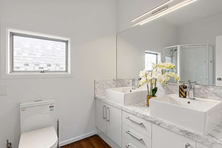 1042 Great North Road Point Chevalier_17