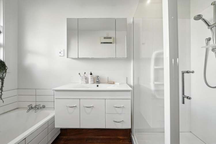 215 Greers Road Bryndwr_11