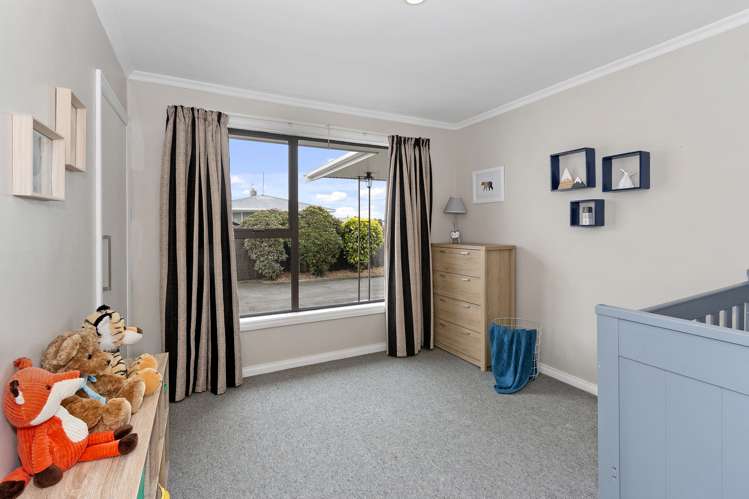 47 Kathleen Crescent Hornby_7