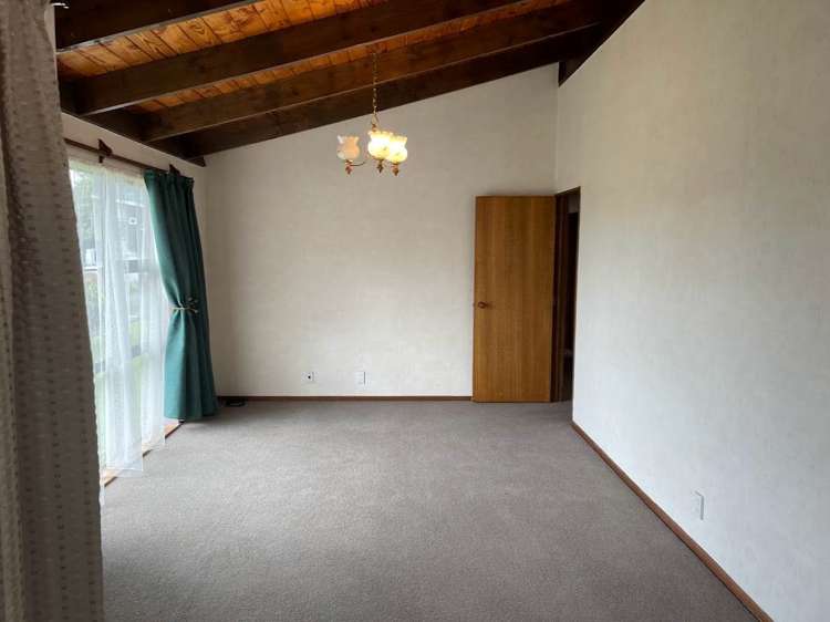 360 Royal Road Massey_7